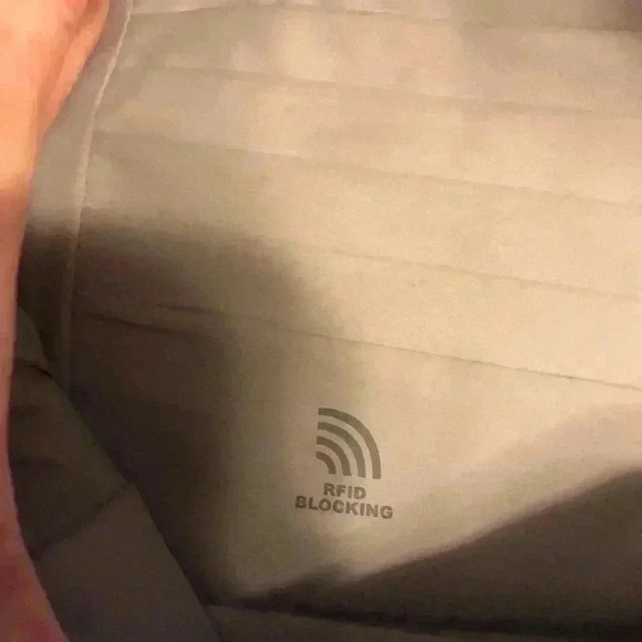 Magellan’s purple nylon shoulder bag. - Picture 10 of 12